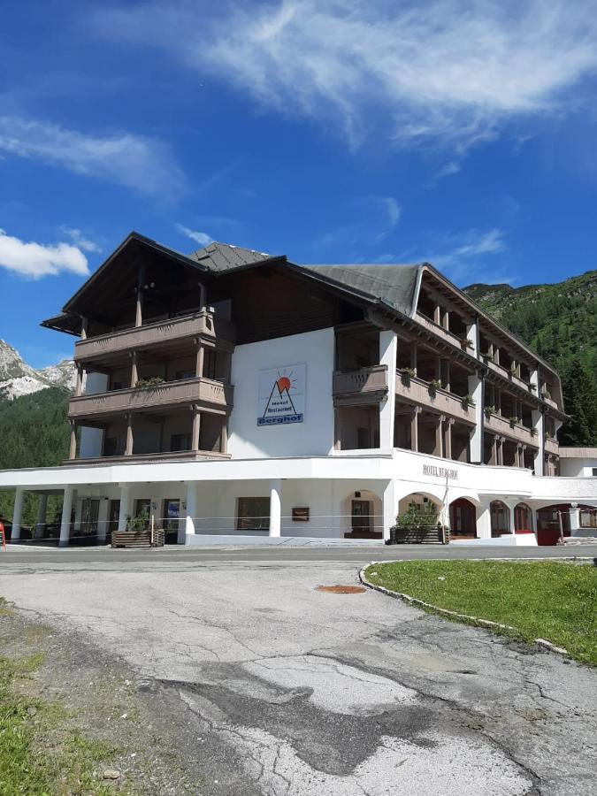 Hotel Berghof Sonnenalpe Nassfeld Ngoại thất bức ảnh